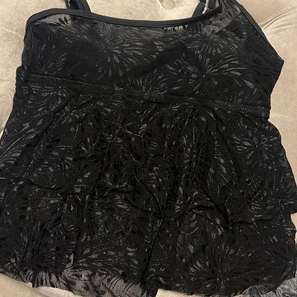 Black tankini with lace overlay and one shoulder design, new - Picture 7 of 9